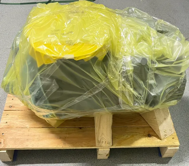 Atlas Copco 1616585081 O.F.S. E-21 air compressor airend, view 01
