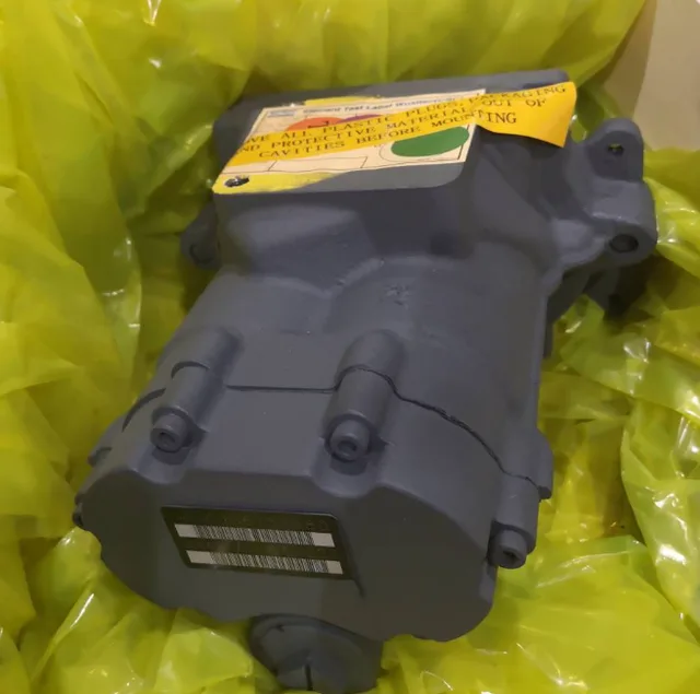 Atlas Copco 1616651280 O.I.S. K-26 air compressor airend, view 01